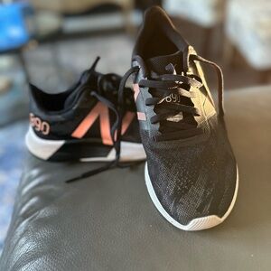 New Balance Black and Pink Athletic Shoes with Breathable Mesh